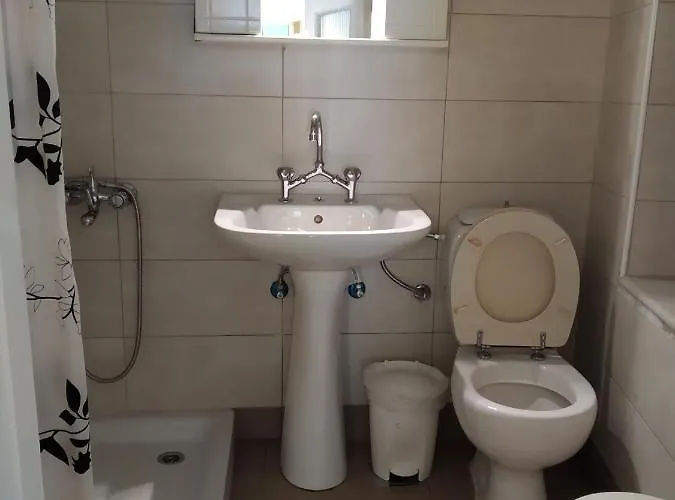 Hermoupoli Aparthotel 3*